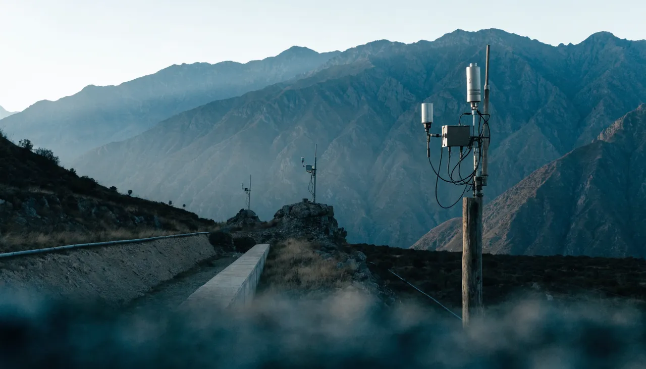 We Techs levanta US$1 millón para llevar telemetría de agua con IA a Perú